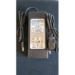 Adaptateur d'alimentation universel 220V vers 12V 3A